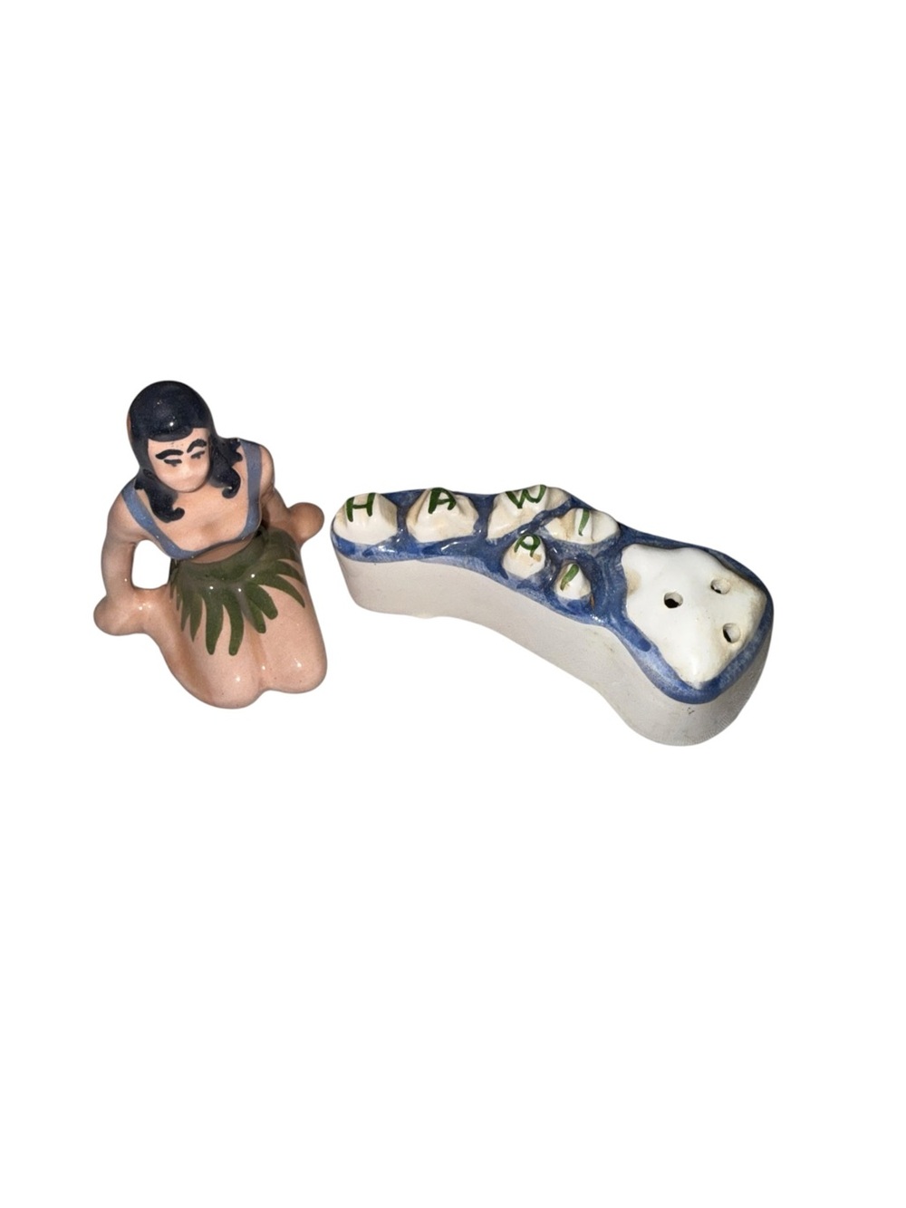 Vintage Hawaii salt and pepper set
